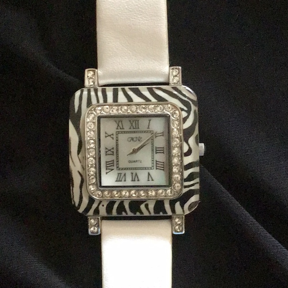 Cache watch - Picture 2 of 3